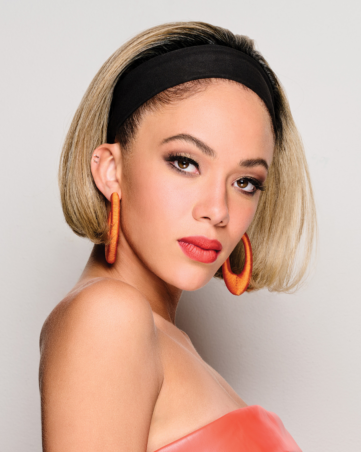 Kim Kimble - 14” Classic Bob Headband Wig