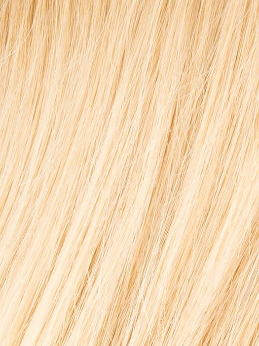 LIGHT CHAMPAGNE ROOTED 19.22 | Platinum Blonde, Light Golden Blonde, Light Ash Blonde Blend, and Dark Roots